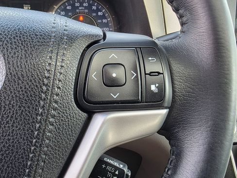 Used 2017 Toyota Sienna XLE image 36