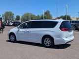 Used 2022 Chrysler Pacifica Touring-L image 4