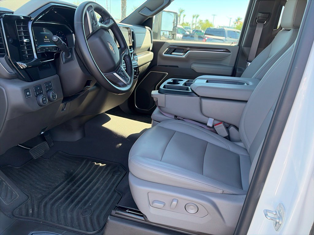 Used 2025 Chevrolet Silverado 2500 LT w/ Z71 Chrome Sport Edition AWD/4WD image 7