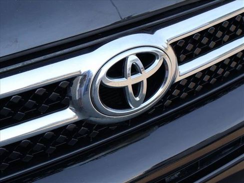 Used 2008 Toyota RAV4 Limited AWD/4WD image 30