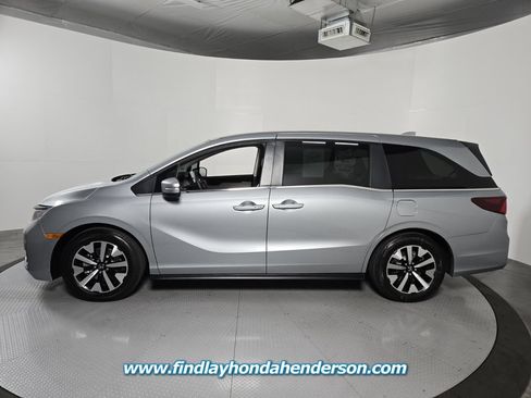 Certified 2026 Honda Odyssey EX-L image 3