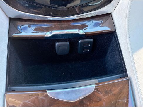 Used 2017 Cadillac Escalade Premium Luxury image 31