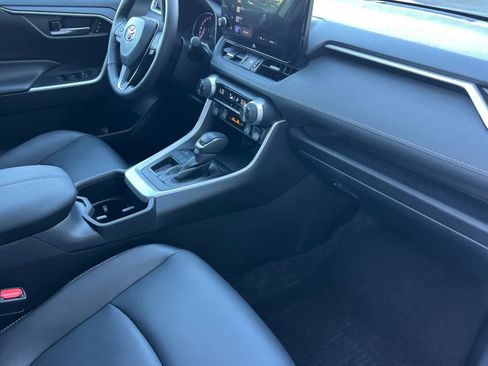 Used 2023 Toyota RAV4 XLE Premium image 16