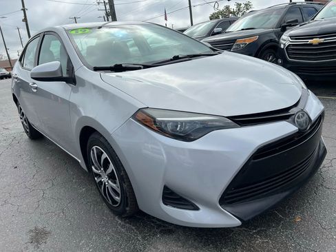 Used 2019 Toyota Corolla LE image 4