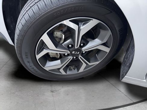 Used 2020 Kia Forte LXS image 38