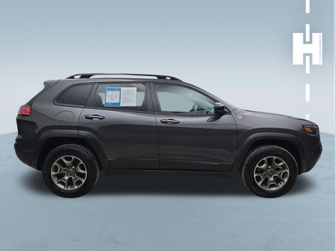 Used 2022 Jeep Cherokee Trailhawk w/ Comfort/Convenience Group AWD/4WD image 3