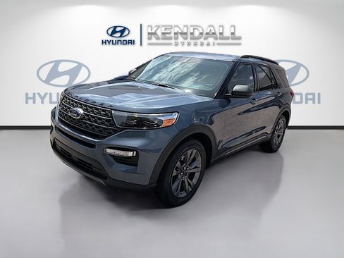Used 2021 Ford Explorer XLT w/ Equipment Group 202A RWD image 3