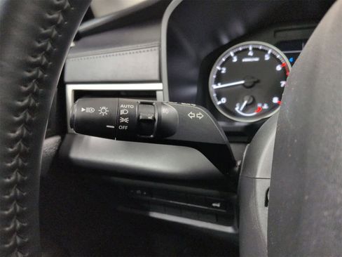 Used 2024 Mitsubishi Outlander SE image 13