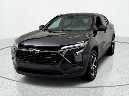 Used 2024 Chevrolet Trax RS FWD image 8