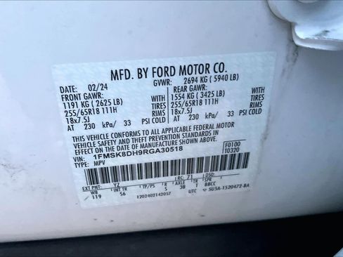 Used 2024 Ford Explorer XLT w/ Equipment Group 202A image 34