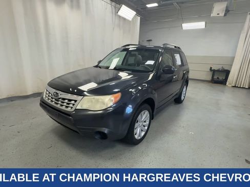 Used 2011 Subaru Forester 2.5X Premium w/ All-Weather Pkg AWD/4WD image 5