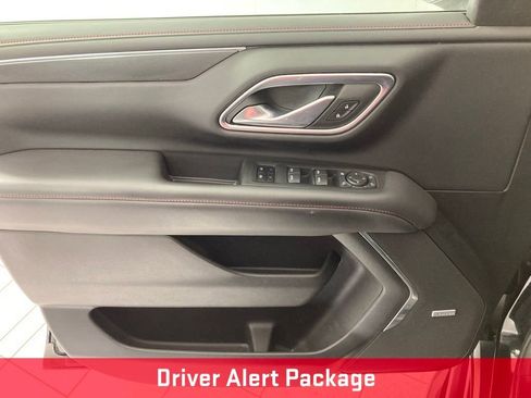 Used 2022 Chevrolet Suburban RST w/ Luxury Package image 14