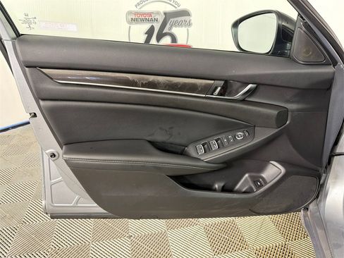 Used 2022 Honda Accord Sport image 10