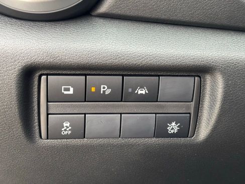 Used 2025 Nissan Versa S w/ Trunk Package image 11