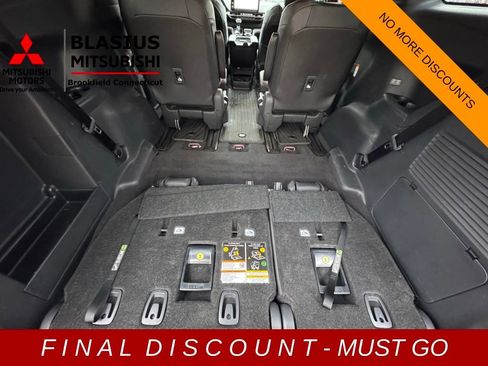 Used 2025 Toyota Sienna XSE w/ XSE Plus Package image 40