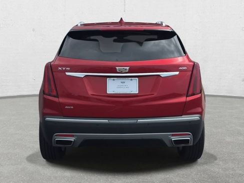 Used 2021 Cadillac XT5 Premium Luxury w/ LPO, Floor Liner Package AWD/4WD image 6