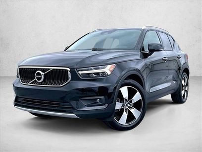 Used 2021 Volvo XC40 T4 Momentum w/ Premium Package