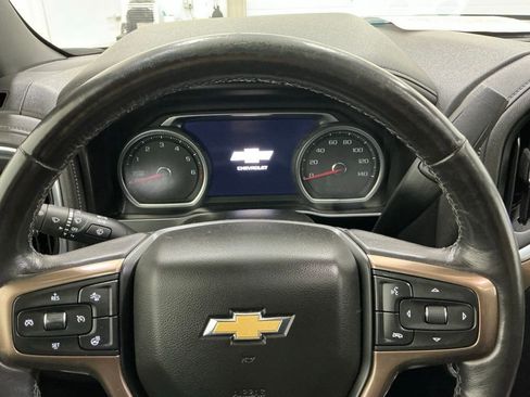 Used 2019 Chevrolet Silverado 1500 High Country w/ Technology Package image 12