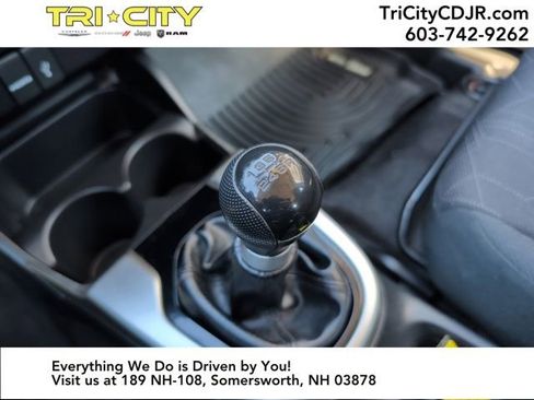 Used 2015 Honda Fit EX image 28