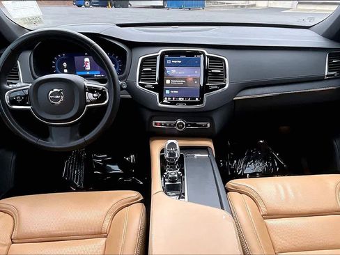 Used 2024 Volvo XC90 B6 Ultimate w/ Protection Package Premier image 18