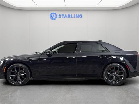 Used 2022 Chrysler 300 Touring L image 3