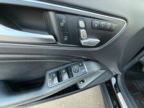 Used 2019 Mercedes-Benz GLA 250 4MATIC image 32