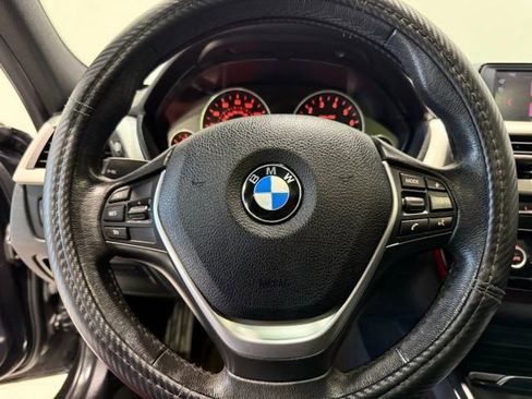 Used 2018 BMW 320i Sedan w/ Sport Package image 14