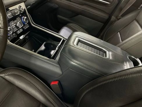 Used 2021 GMC Yukon XL Denali w/ Denali Premium Package image 16