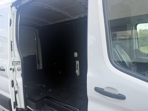 Used 2025 Ford Transit 250 148 Medium Roof w/ Exterior Upgrade Package RWD image 30