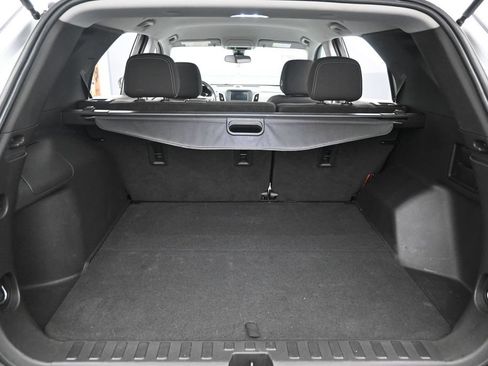 Used 2022 Chevrolet Equinox LT FWD image 18