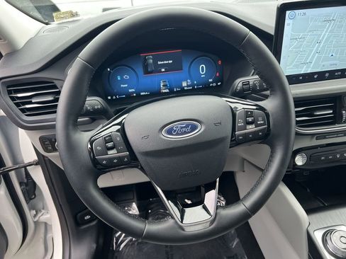 Used 2025 Ford Escape SE w/ PHEV Premium Package FWD image 16