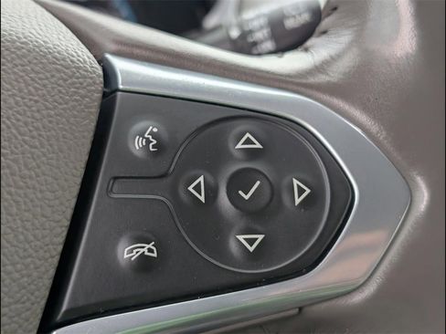 Used 2021 Chevrolet Traverse LT image 19