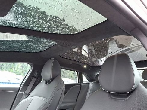 Used 2023 Lucid Air Touring image 19