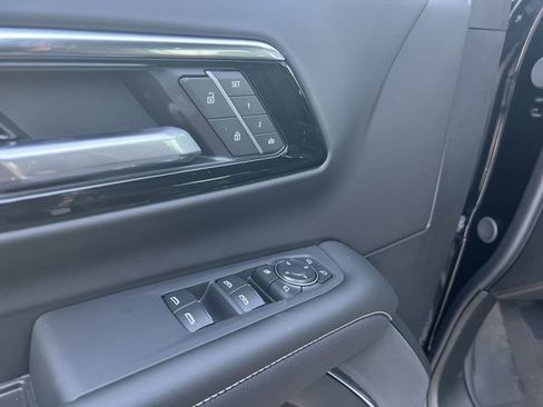 New 2026 Chevrolet Suburban Premier image 24