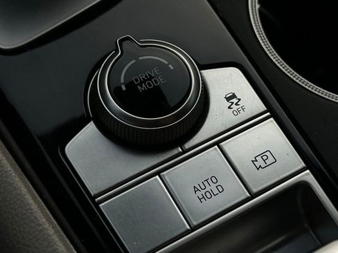 Used 2022 Genesis G70 2.0T image 19