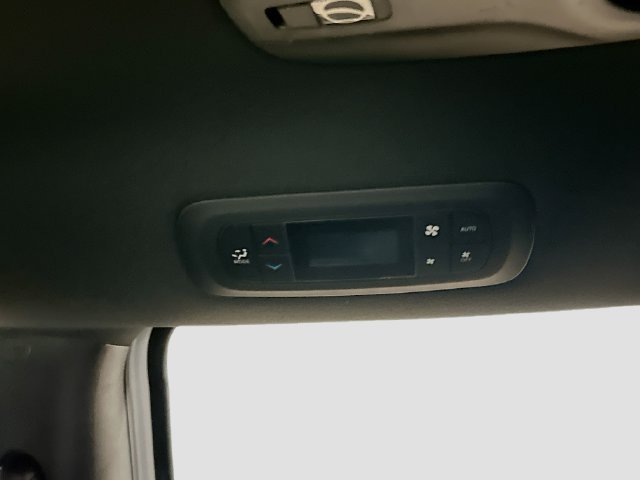 New 2026 Chrysler Pacifica Select AWD/4WD image 24