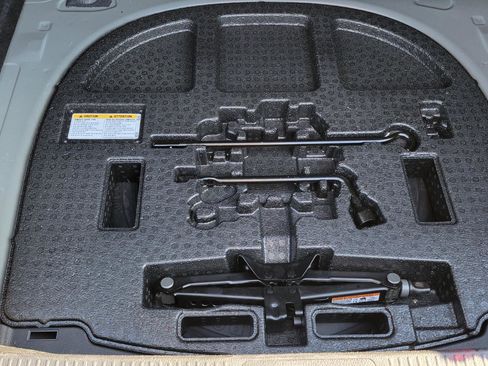 Used 2025 Toyota Camry SE image 41