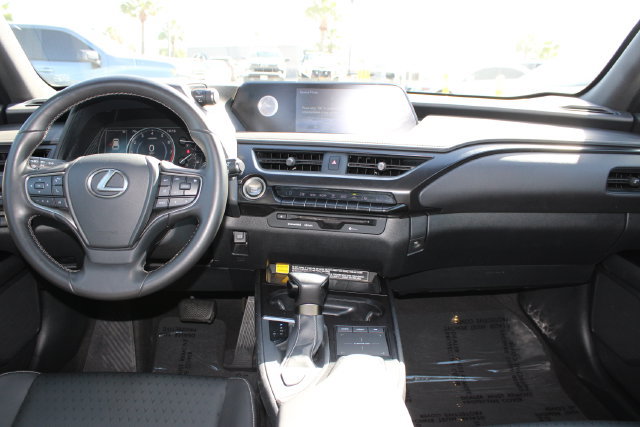 Certified 2022 Lexus UX 200 w/ Accessory Package (Z2) FWD image 9