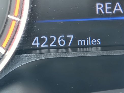 Used 2025 Nissan Altima 2.5 SV FWD image 17