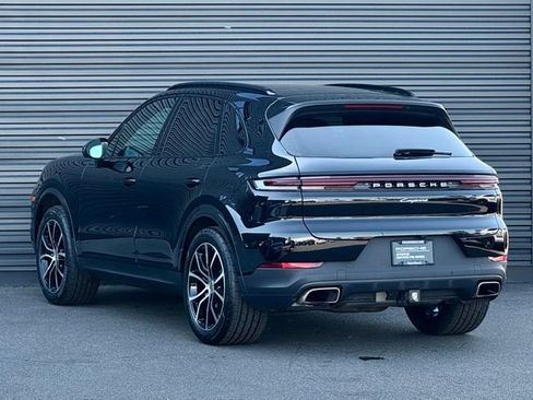 Certified 2024 Porsche Cayenne AWD/4WD image 3