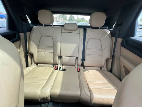 Used 2019 Porsche Cayenne AWD/4WD image 16