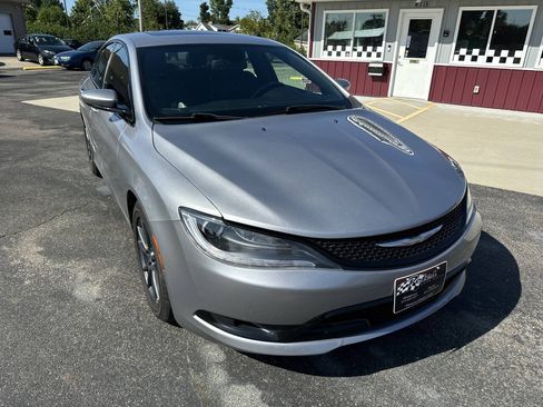 Used 2015 Chrysler 200 S w/ Navigation & Sound Group I FWD image 3