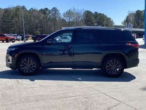 Used 2024 Chevrolet Traverse RS w/ LPO, Floor Liner Package FWD image 2
