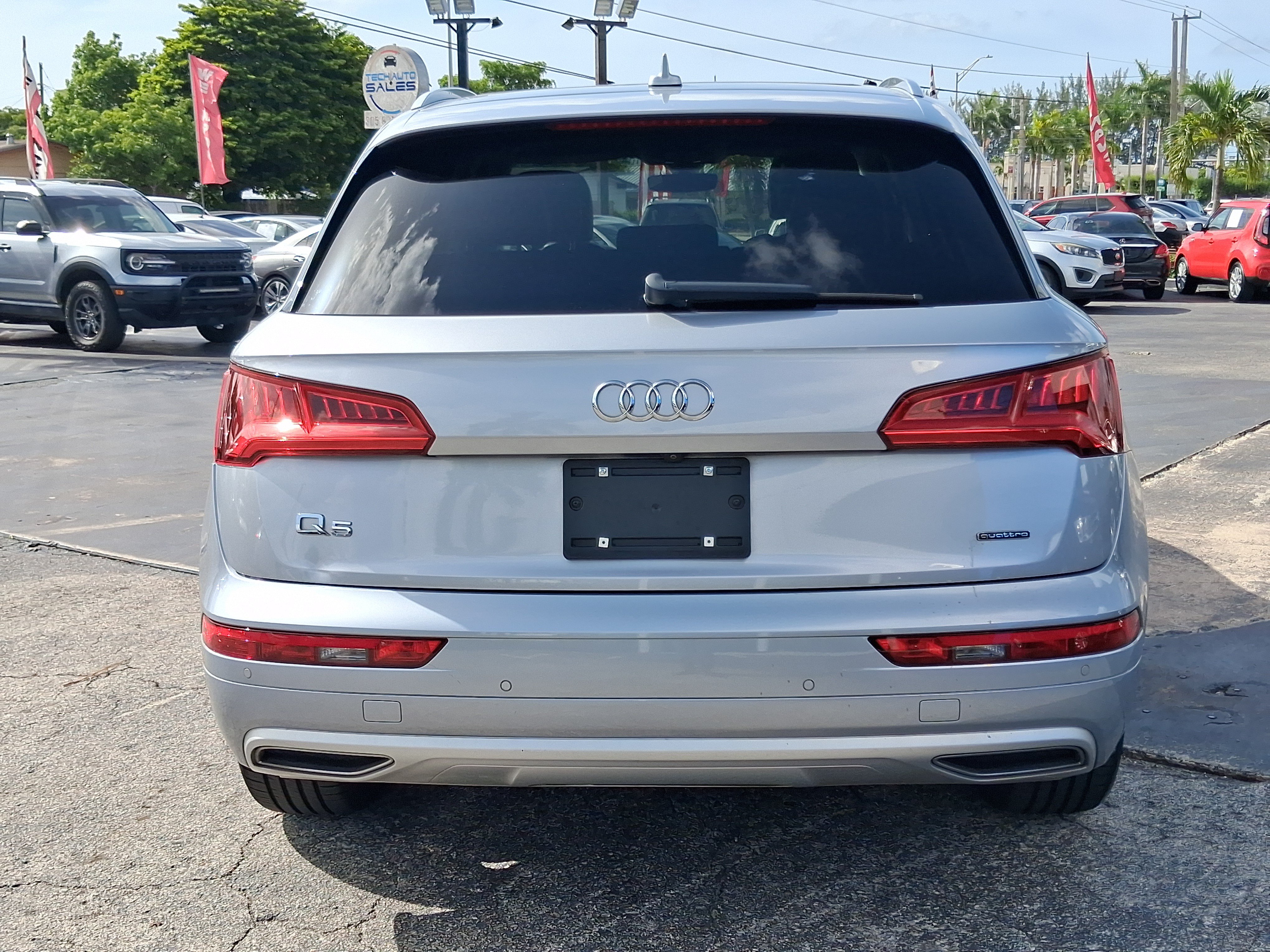 Used 2019 Audi Q5 2.0T Premium Plus w/ Premium Plus Package AWD/4WD image 6