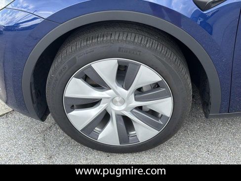 Used 2024 Tesla Model Y Long Range AWD/4WD image 11