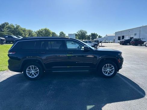 Used 2023 Jeep Grand Cherokee L Laredo w/ Luxury Tech Group I RWD image 4