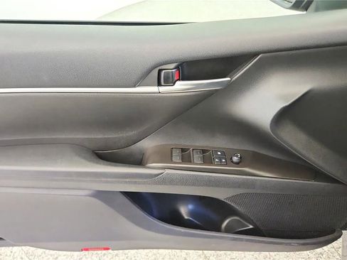 Used 2021 Toyota Camry LE FWD image 31