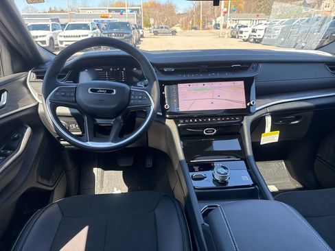 New 2026 Jeep Grand Cherokee Altitude image 22