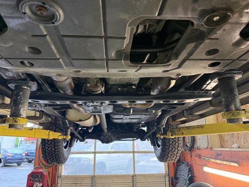 Used 2001 Toyota Land Cruiser AWD/4WD image 91