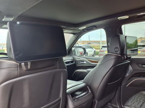 Used 2024 Cadillac Escalade Sport Platinum w/ Heavy-Duty Trailer Package AWD/4WD image 15